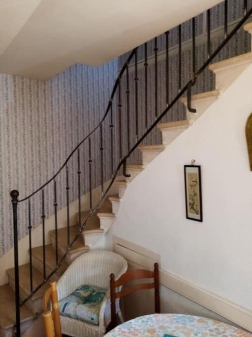 Gite Sous L' Orme Asquins Εξωτερικό φωτογραφία
